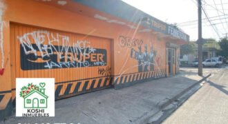 Local en esquina.Ferreteríau otros en Guadalupe